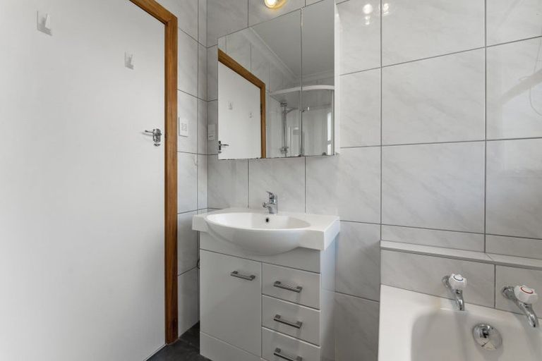 Photo of property in 36 Pitama Road, Awapuni, Palmerston North, 4412