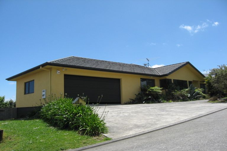 Photo of property in 2 Marvel Way, Pukekohe, 2120