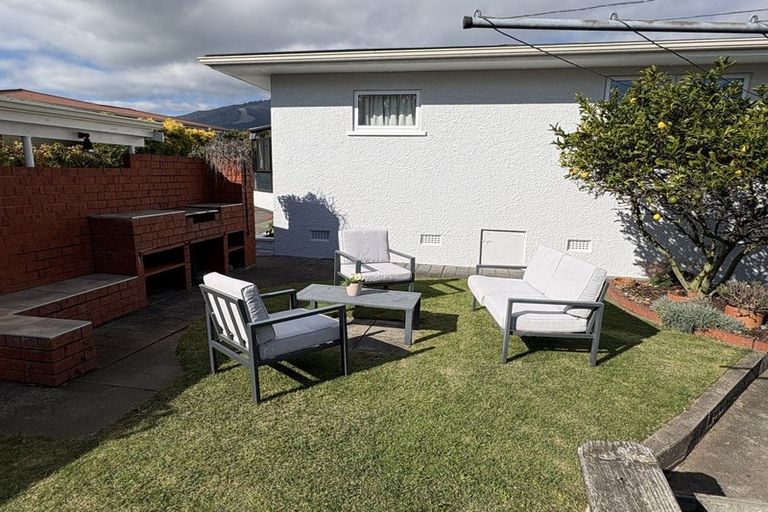 Photo of property in 22 Tennyson Crescent, Stoke, Nelson, 7011