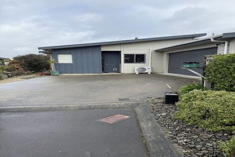 Photo of property in 12a Riverstone Drive, Riverstone Terraces, Upper Hutt, 5018