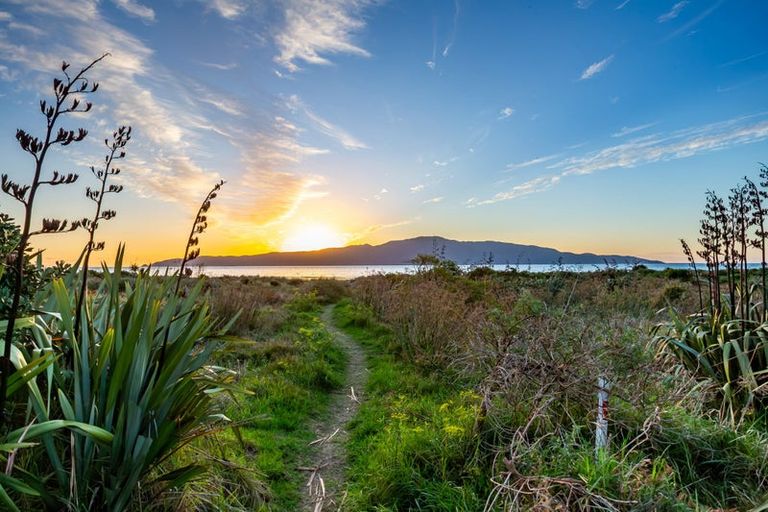 Photo of property in 23 Nathan Avenue, Paraparaumu Beach, Paraparaumu, 5032