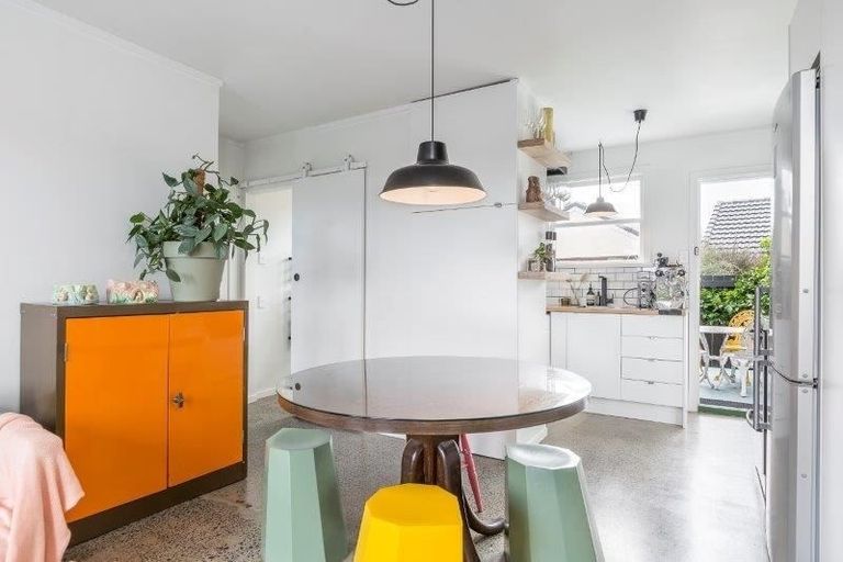 Photo of property in 2/783 Te Atatu Road, Te Atatu Peninsula, Auckland, 0610