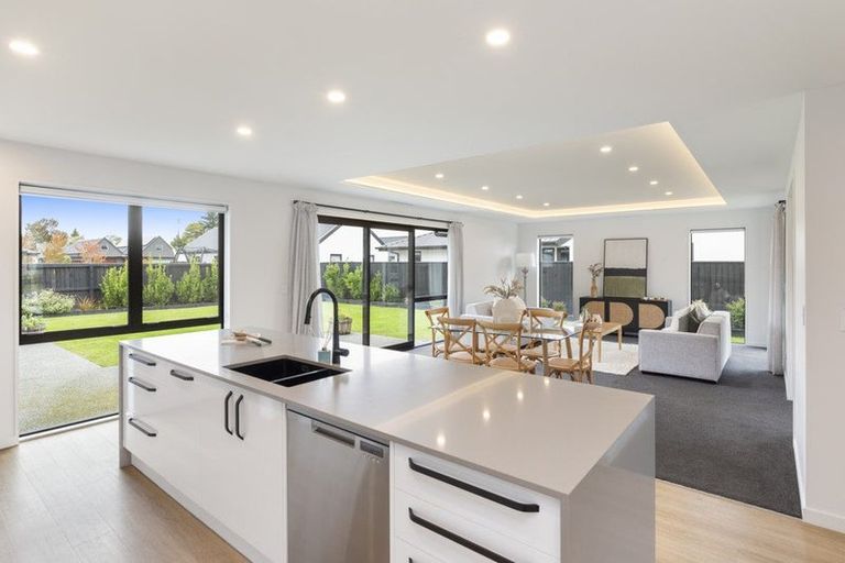 Photo of property in 11 Saint James Place, Rangiora, 7400