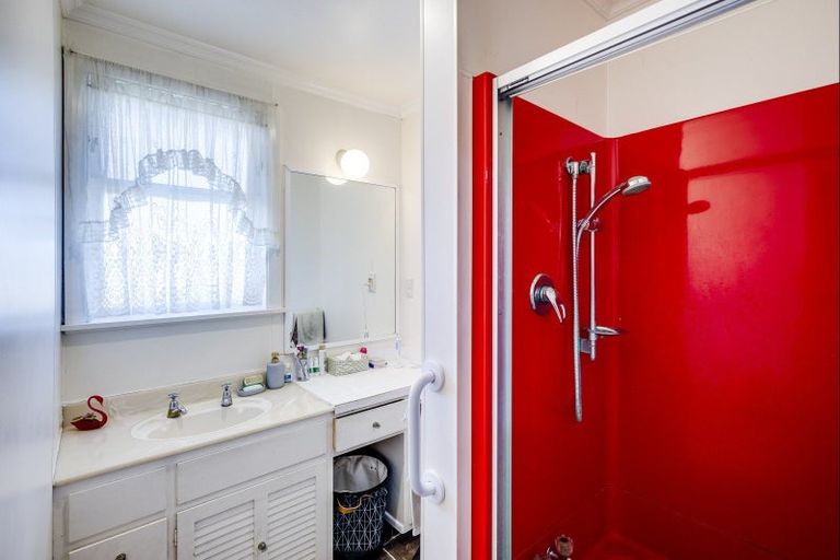 Photo of property in 18 Peterhead Avenue, Flaxmere, Hastings, 4120