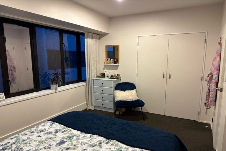 Photo of property in St Peters Apartments, 7e/192 Willis Street, Te Aro, Wellington, 6011