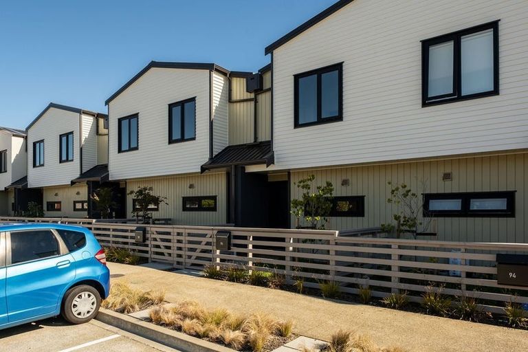 Photo of property in 100 Te Puketoka Lane, Mangere, Auckland, 2022