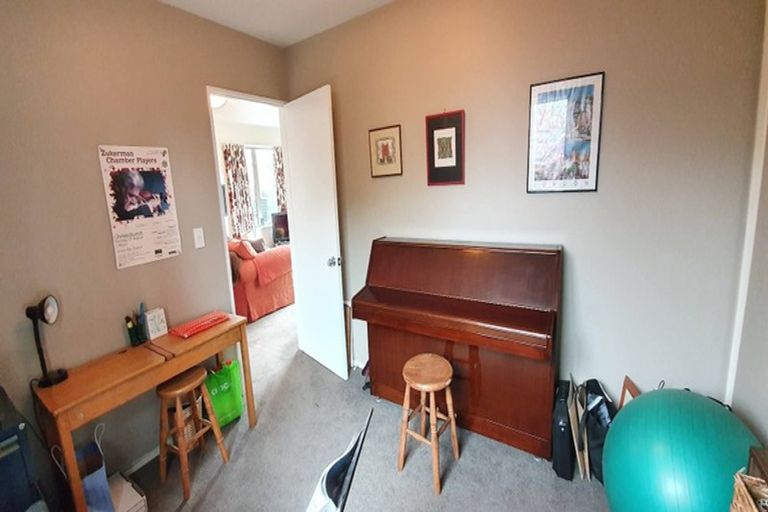 Photo of property in 17 Picton Avenue, Riccarton, Christchurch, 8011