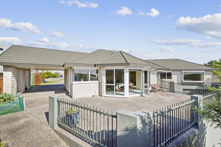 Photo of property in 111 Milne Drive, Paraparaumu, 5032