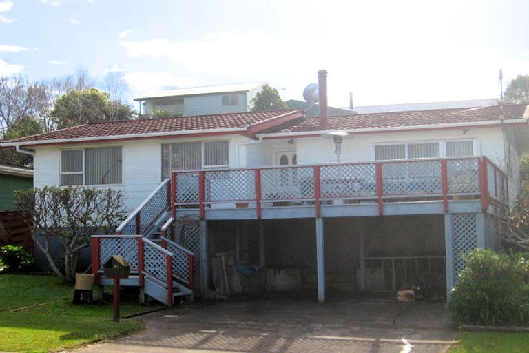 Photo of property in 30 Donovan Avenue, Massey, Auckland, 0614