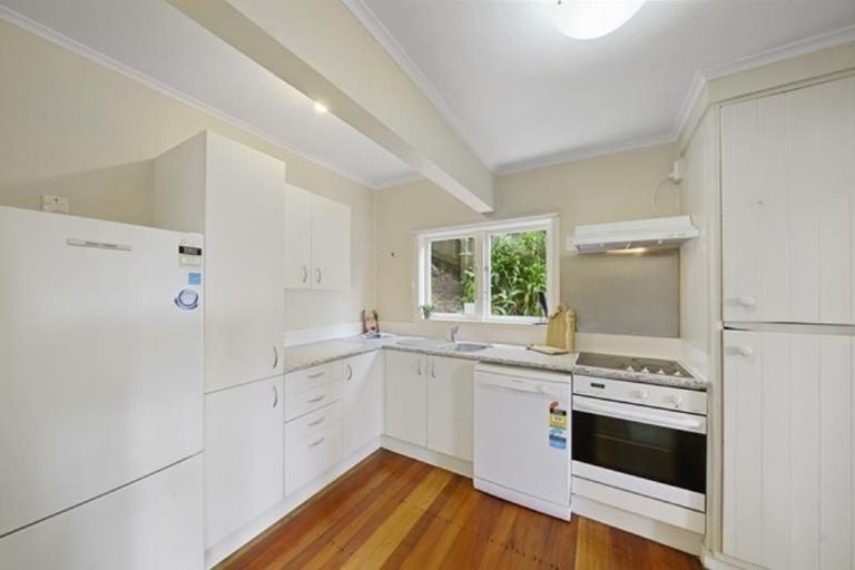 Photo of property in 15 Fitzroy Street, Wadestown, Wellington, 6012