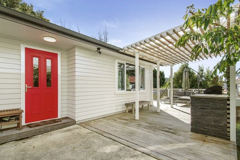 Photo of property in 30b The Drive, Tawa, Wellington, 5028