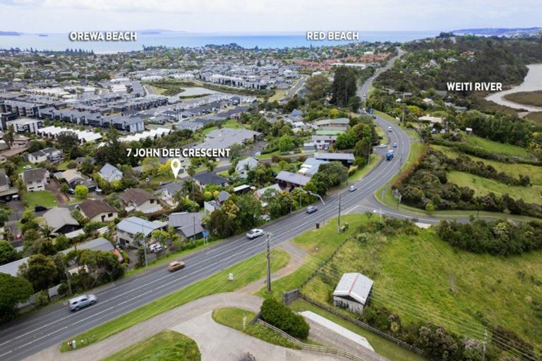 Photo of property in 7 John Dee Crescent, Red Beach, 0932