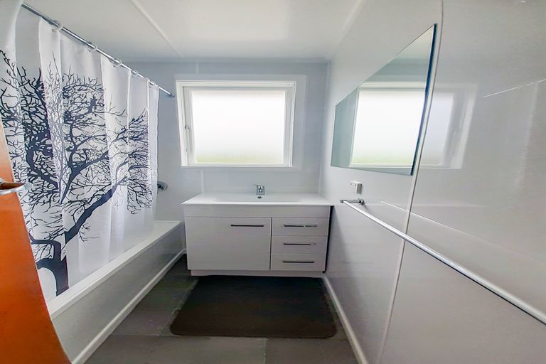 Photo of property in 8 Ash Street, Holmes Hill, Oamaru, 9401