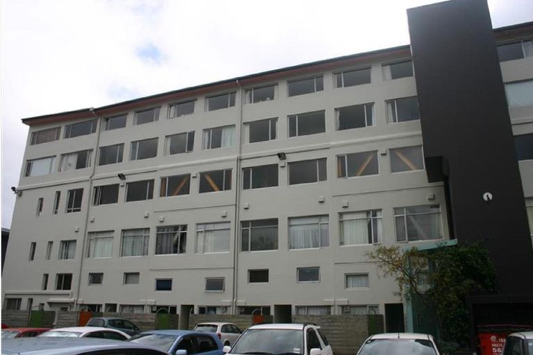 Photo of property in Qba Apartments, 1b/51 Webb Street, Mount Cook, Wellington, 6011