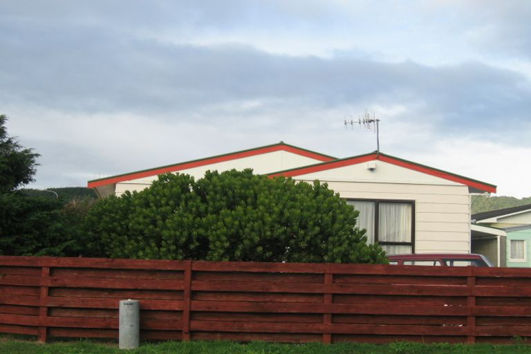Photo of property in 70 Makarini Street, Paraparaumu, 5032