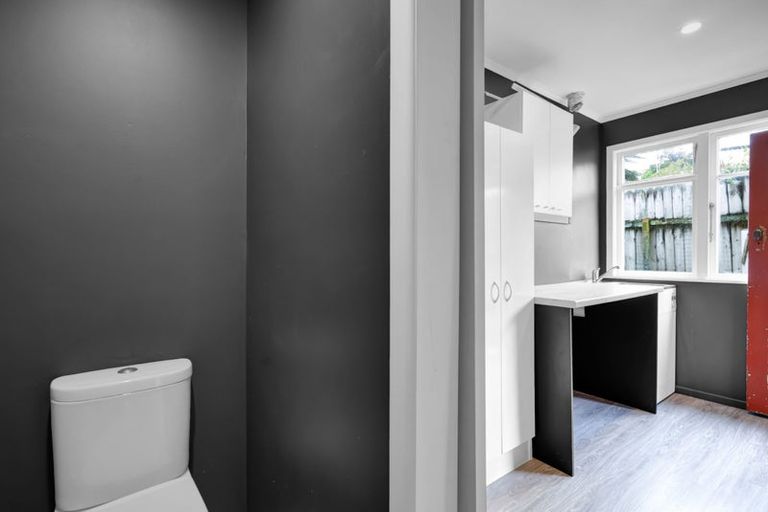 Photo of property in 77 Huatoki Street, Vogeltown, New Plymouth, 4310