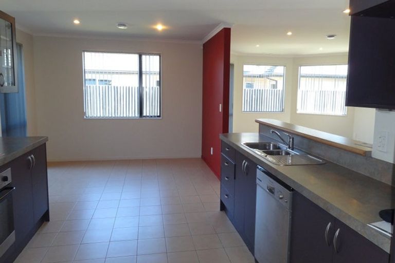 Photo of property in 19 Mataroa Place, Parklands, Christchurch, 8083