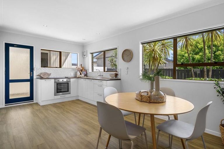 Photo of property in 2/388 Devonport Road, Tauranga South, Tauranga, 3112