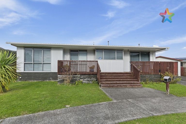 Photo of property in 3 Kilkenny Grove, Wainuiomata, Lower Hutt, 5014