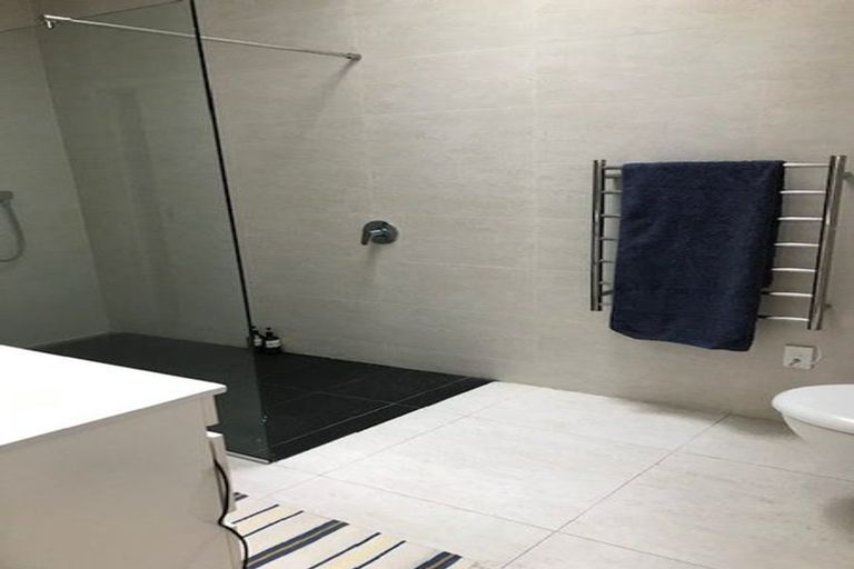 Photo of property in 65 Royal Terrace, Dunedin Central, Dunedin, 9016