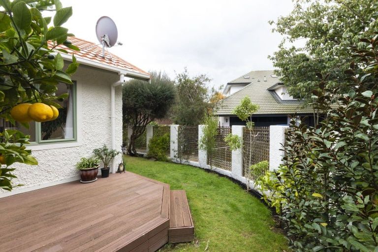 Photo of property in 2 The Glen, Hokowhitu, Palmerston North, 4410