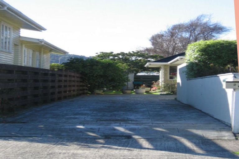 Photo of property in 2/13 Derwent Lee Grove, Epuni, Lower Hutt, 5011