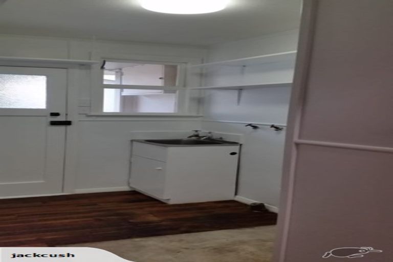 Photo of property in 21 Perrin Place, Kelvin Grove, Palmerston North, 4414