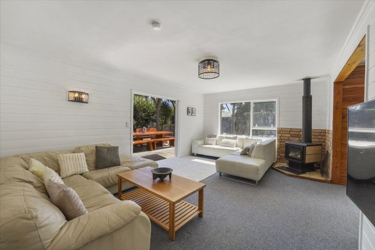 Photo of property in 73 Atkinson Avenue, Otaki Beach, Otaki, 5512
