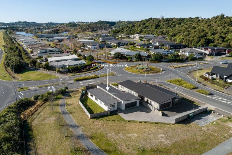 Photo of property in 210 Lakes Boulevard, Pyes Pa, Tauranga, 3112