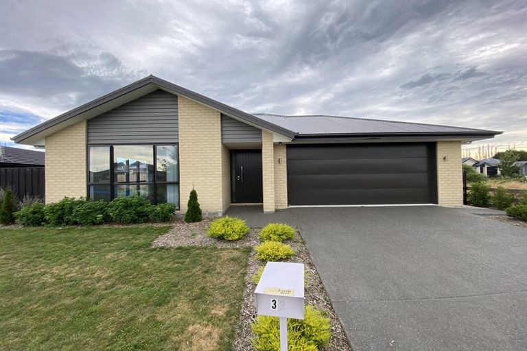 Photo of property in 33 Fearne Drive, Woodend, 7610