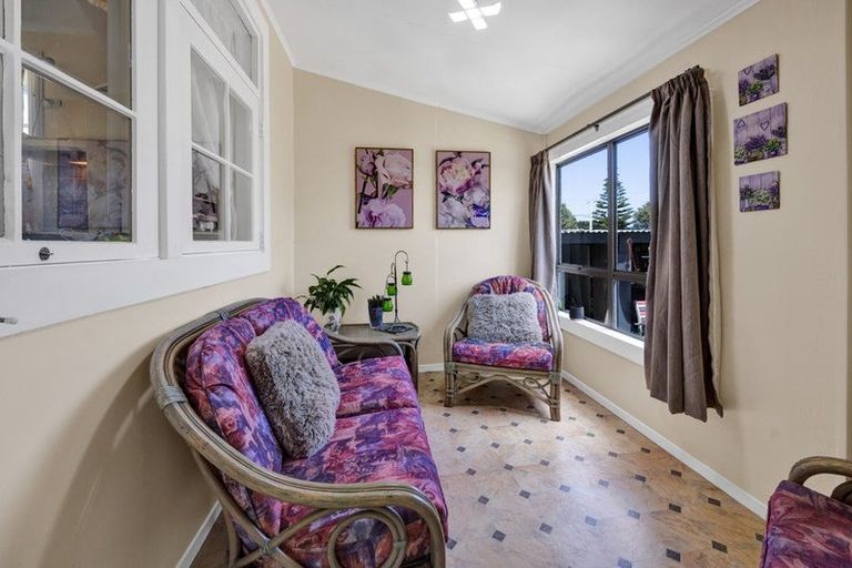 Photo of property in 3 Victoria Street, Hawera, 4610