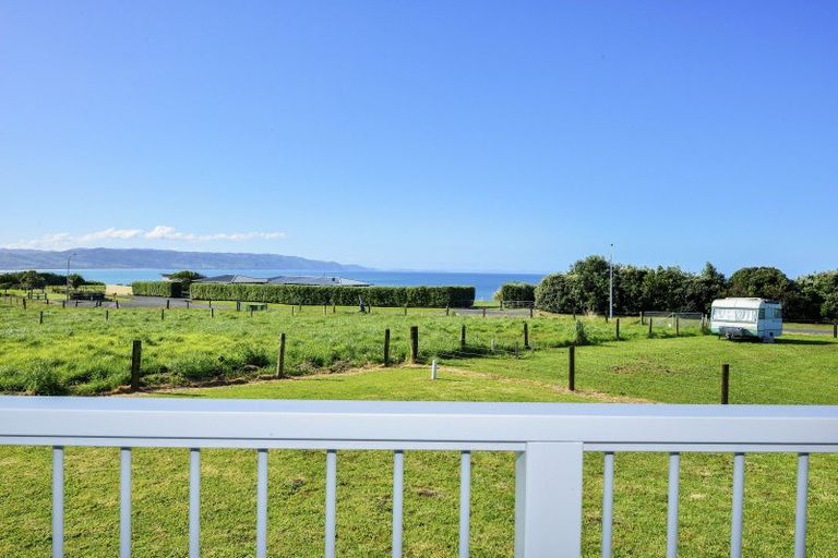 Photo of property in 4 Waihinahina Way, Mahia, 4198