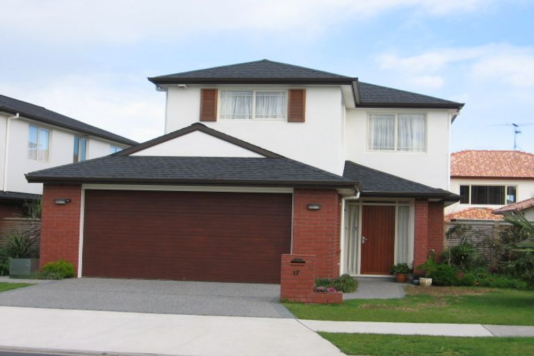 Photo of property in 17 Middlefield Drive, East Tamaki Heights, Auckland, 2016