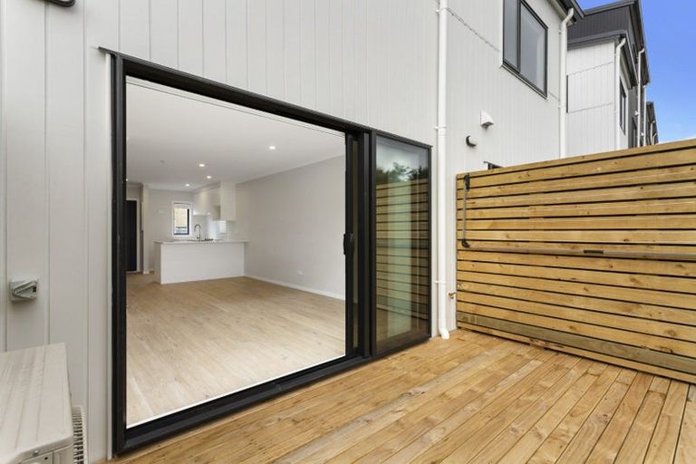 Photo of property in 2/125b Metcalfe Road, Ranui, Auckland, 0612