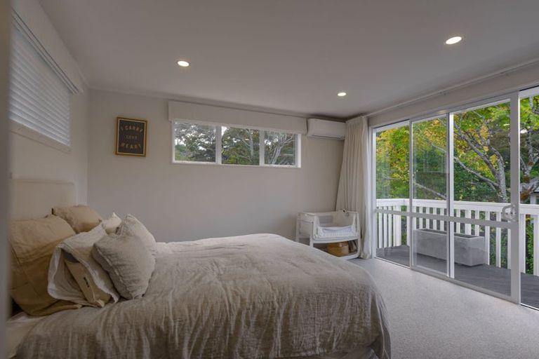 Photo of property in 11 Willowbrook Place, Titirangi, Auckland, 0604