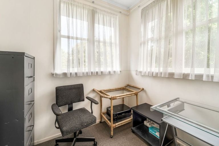 Photo of property in 180a Old Titirangi Road, New Lynn, Auckland, 0600