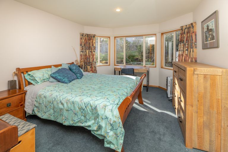 Photo of property in 6 Somerton Rise, Westmorland, Christchurch, 8025