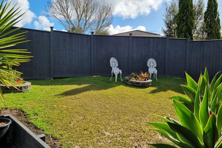 Photo of property in 8 Owl Court, Unsworth Heights, Auckland, 0632