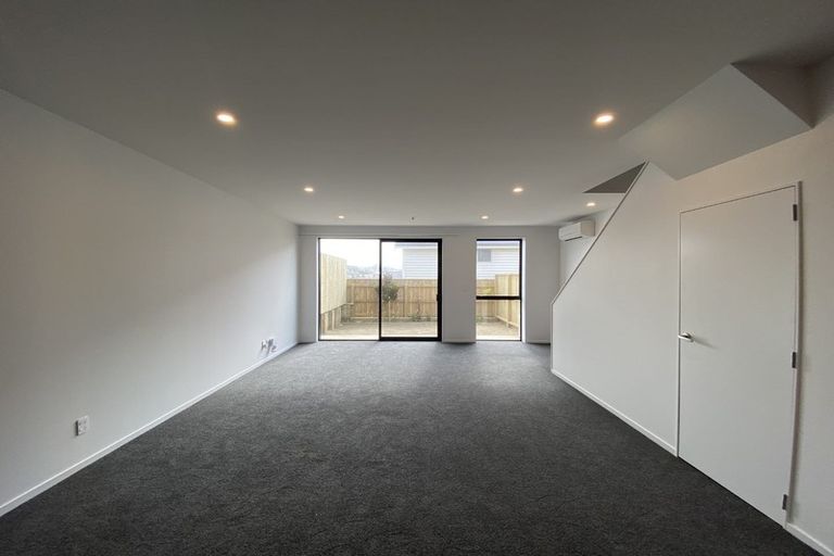 Photo of property in 62u4 Spenmoor Street, Newlands, Wellington, 6037