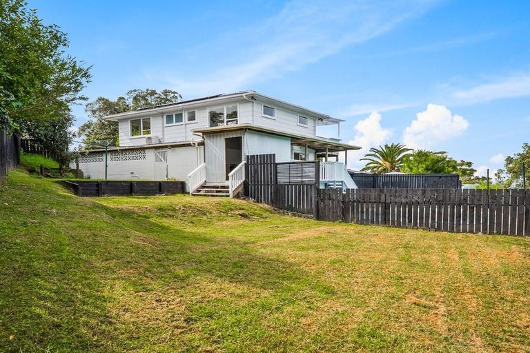 Photo of property in 34 Cyclarama Crescent, Massey, Auckland, 0614