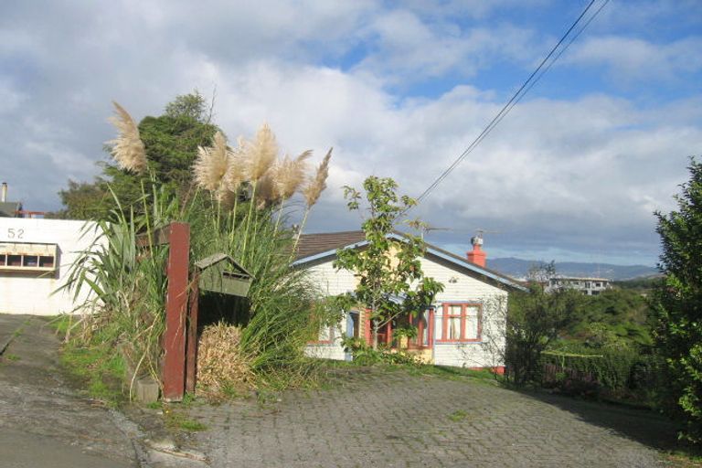 Photo of property in 50 Maungaraki Road, Korokoro, Lower Hutt, 5012