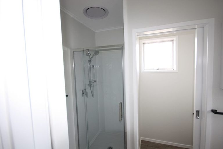 Photo of property in 64a Clayburn Road, Glen Eden, Auckland, 0602
