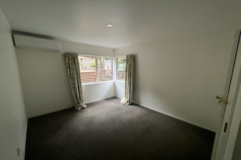 Photo of property in 76 Memorial Drive, Hamilton East, Hamilton, 3216