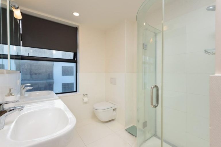 Photo of property in 11 Maunganui Road, Mount Maunganui, 3116