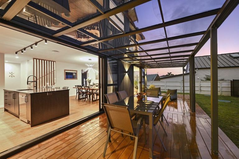 Photo of property in 2a Roland Road, Greenhithe, Auckland, 0632