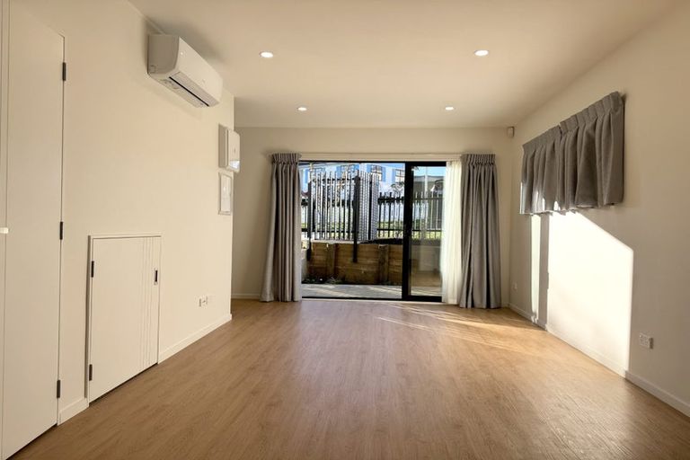 Photo of property in 70 Walters Road, Takanini, 2112