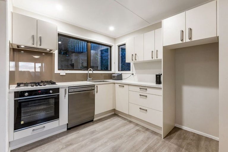 Photo of property in 4 Kahu Road, Paremata, Porirua, 5024