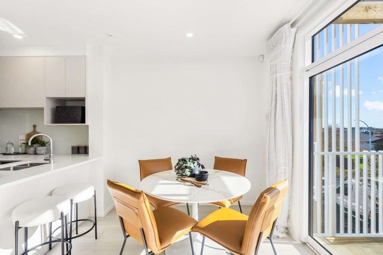 Photo of property in 11/2 Moor Avenue, Te Atatu Peninsula, Auckland, 0610