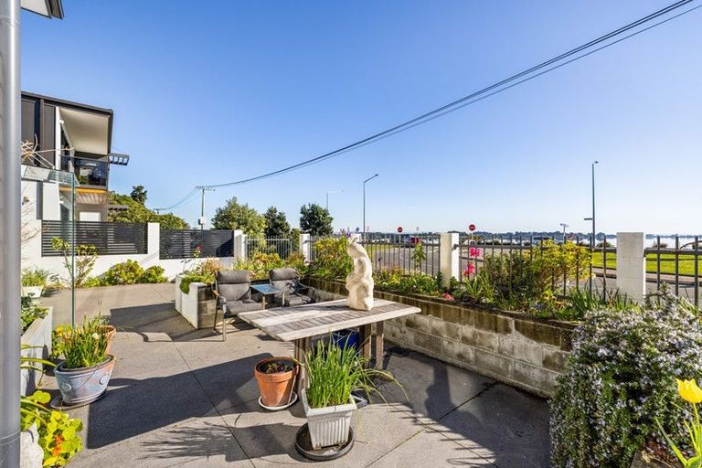 Photo of property in 6 Mccormacks Bay Road, Mount Pleasant, Christchurch, 8081