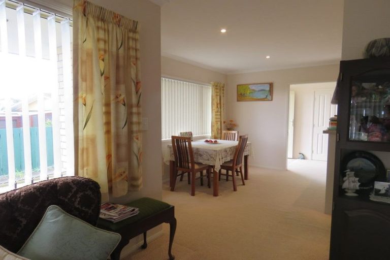 Photo of property in 147 Tukapa Street, Westown, New Plymouth, 4310